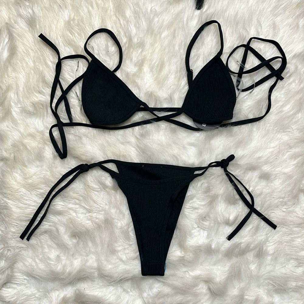 Black 2 piece bikini swimsuit